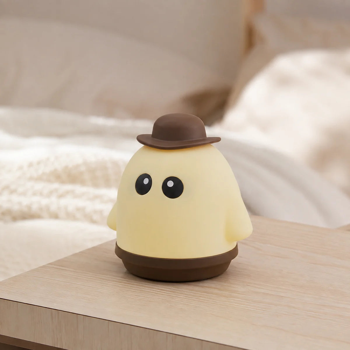 Veilleuse éteinte en ambiance chambre d'enfant