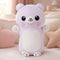 Veilleuse peluche chat dans une chambre d'enfant cosy