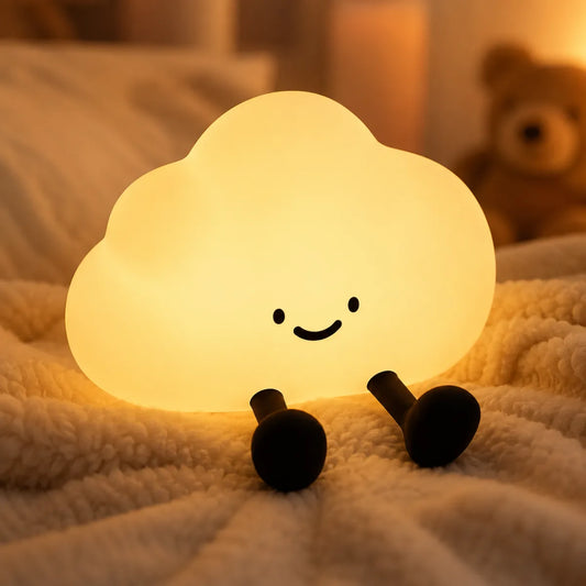 Veilleuse nuage silicone souriante allumee lueur chaude, chambre bebe cosy
